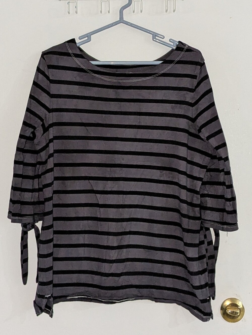 Old Navy Gray & Black Striped 3/4 Tie-Sleeve Top XL